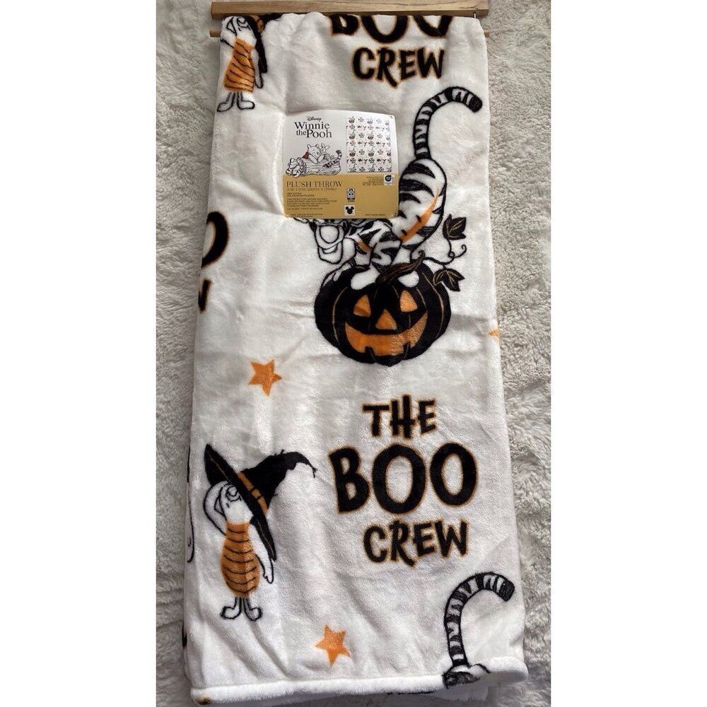 Disney Winnie The Pooh Throw Blanket 50x70” Halloween Tigger Piglet Boo Crew NEW